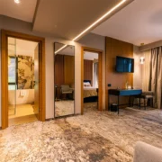 Hotel Bucura Căciulata - Apartament cu living Hotel & Spa BUCURA