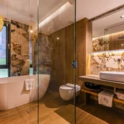 Hotel Bucura Căciulata - Baie cu cadă în apartament Hotel & Spa BUCURA